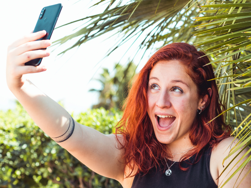 How to Take the Best Selfie: 10 Redhead Makeup Tips to Up Your Game
