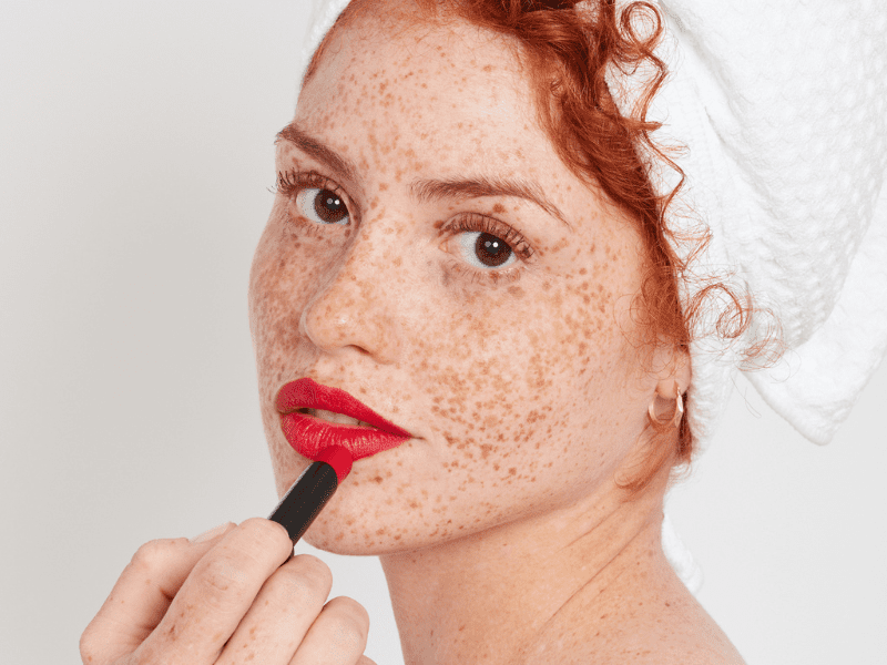 redhead red lip