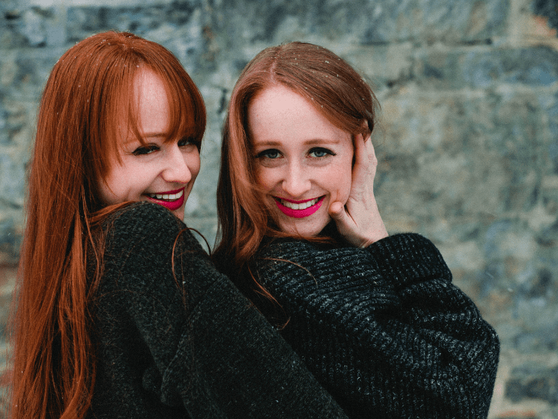 Tips for Redheads Fighting Cold Weather Hair Concerns 